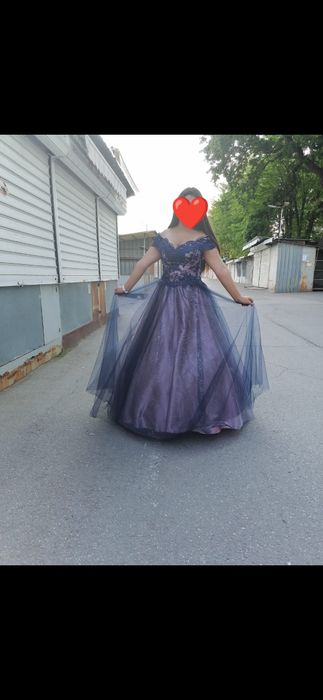 Бална рокля носена веднъж.