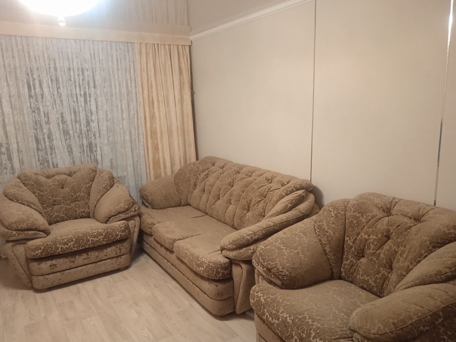 Диван и два кресла торг уместен