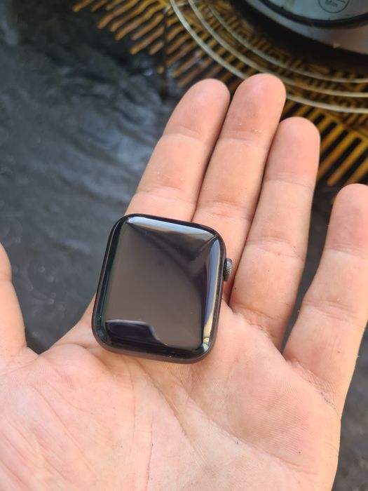 Часовник Apple Watch 6 44mm Gray Aluminum Black