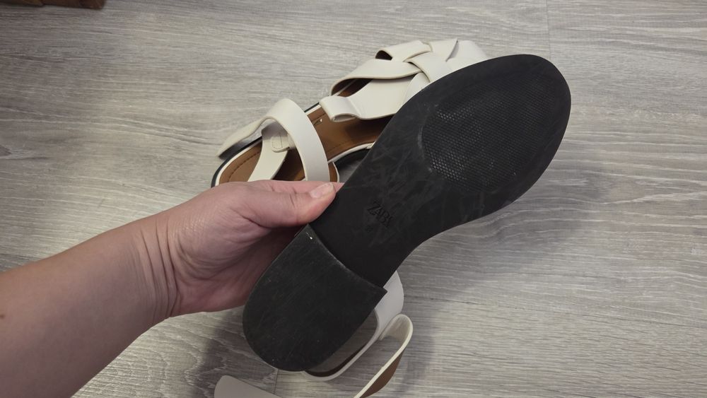 Сандали Zara ,нови