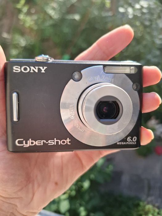 Компактен дигитален фотоапарат SONY Cybershot W40