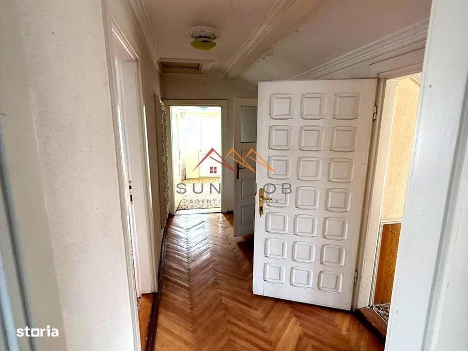 Vila 7 camere, an 1984, garaj, terasa, teren 604 m2, Poiana Campina,PH