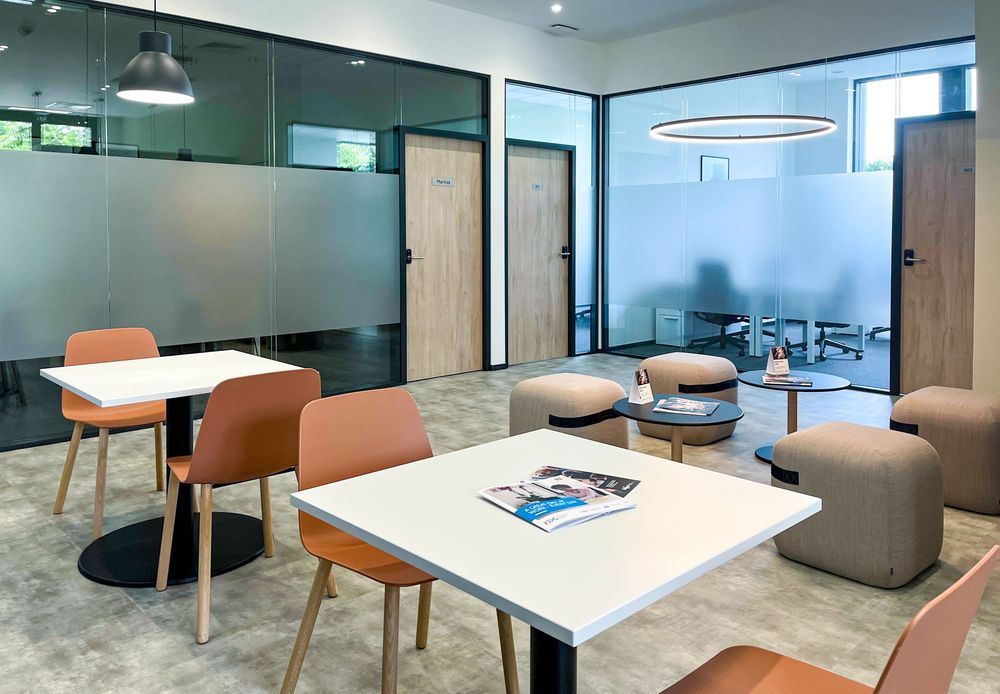 Работете по-продуктивно в споделено офис пространство в Regus Kameniza