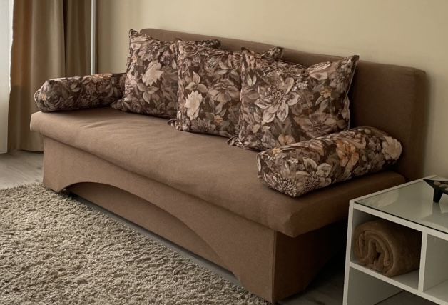 СПЕШНО продавам разтегателен диван за гр.Варна  - без забележки