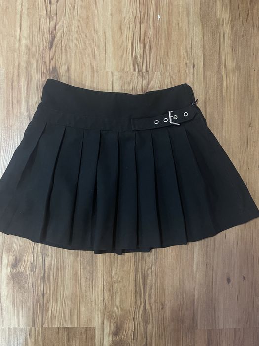 Черна плисирана пола Зара