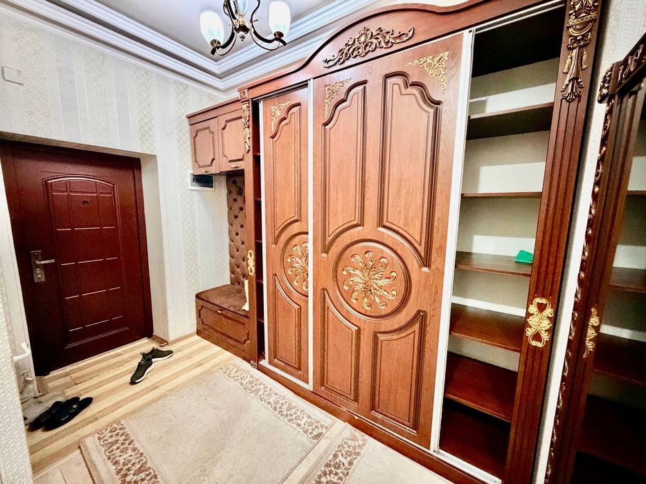 Кизлар билан яшагани квартирага 2 та киз кере