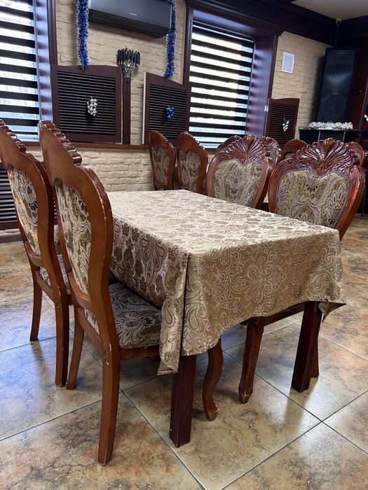 Столы и стулья деревянные