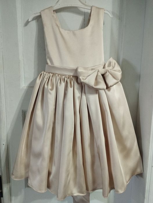 Платья нарядные 3-4,5 года