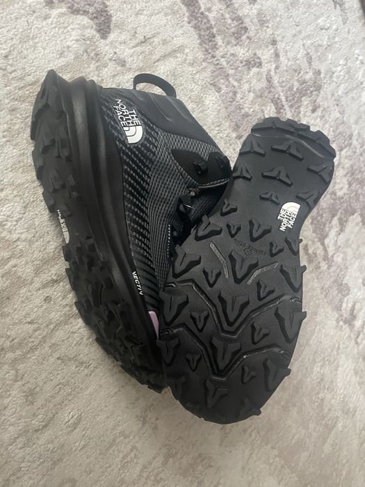 Vand ghete dama The North Face 39,5 marime noi , originale