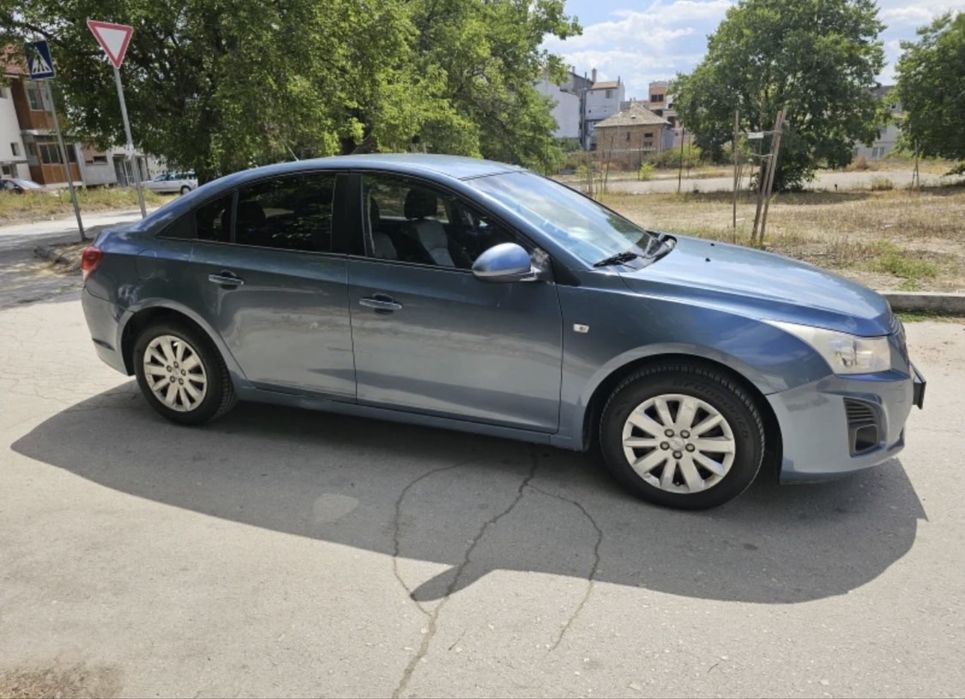 Chevrolet Cruze син металик