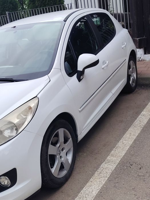 Vând urgent Peugeut 207
