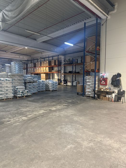 Depozitare 100 paleți Sibiu – Acces TIR, rampă, servicii logistice