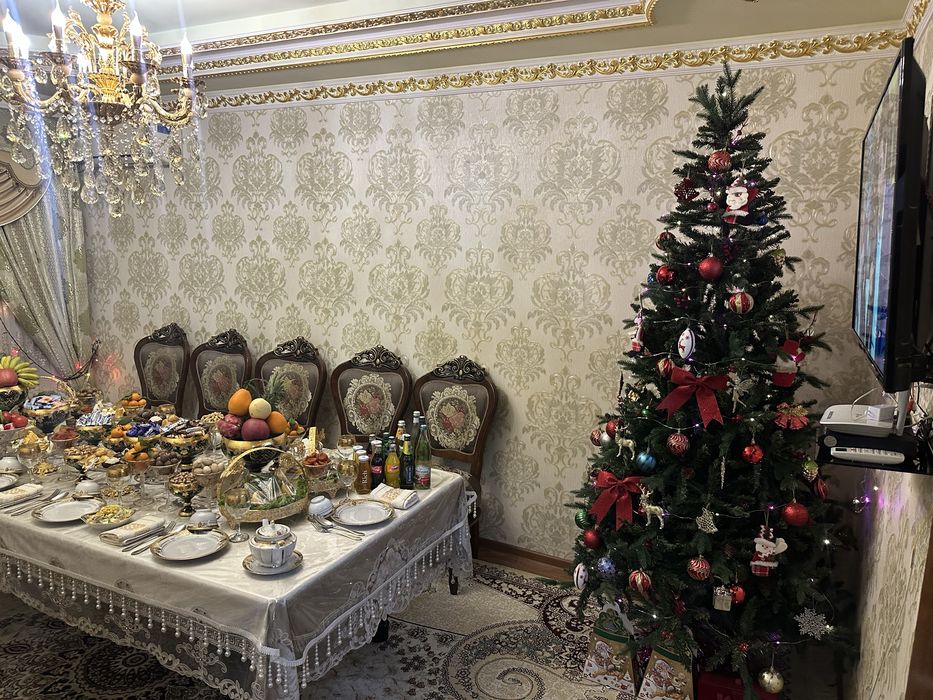 4 honali dom sotiladi