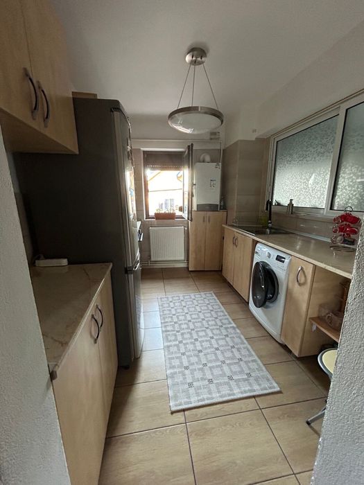 Inchiriez apartament