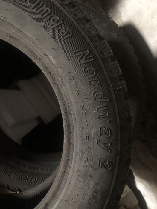 Продам шины на 16