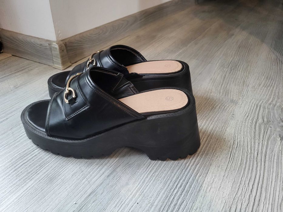 Saboți cu platformă