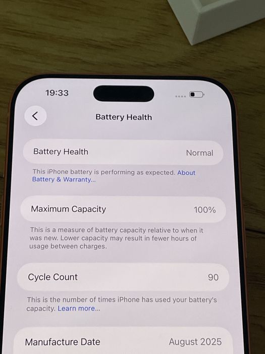 Бартер като нов iPhone 17 pro max 512gb 90 cycles 100%