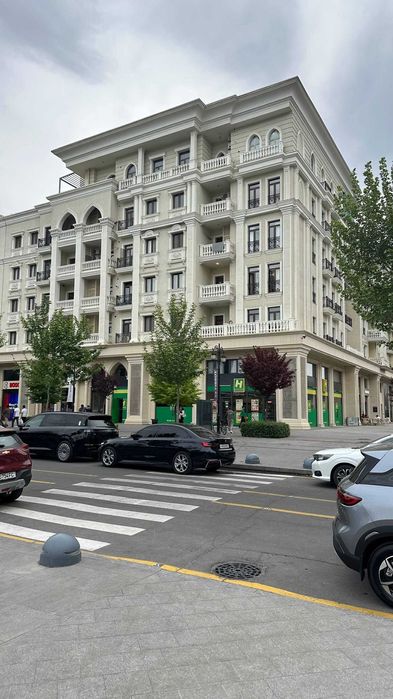 ПРОДАЕТСЯ  2-х комнатная в ЖК Boulevard на: Tashkent city  Вид во двор