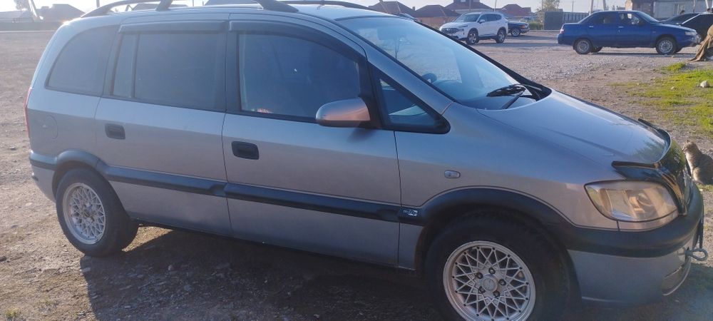 Опель зафира 2003 г.в.