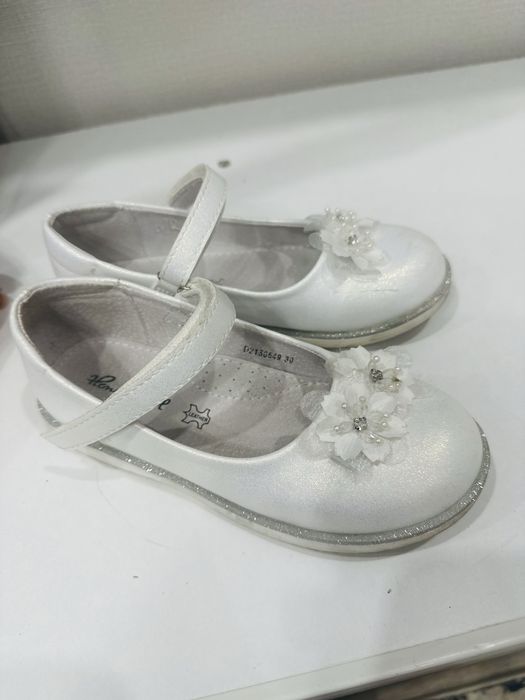 Туфли белые для девочки