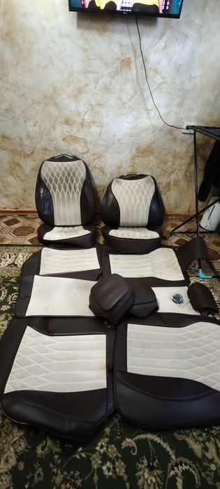 Чехлы на автомобиль универсальные