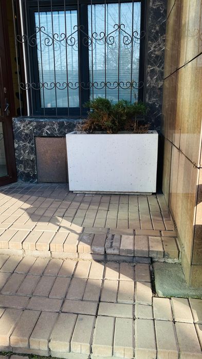 Отдам вазон из бетона