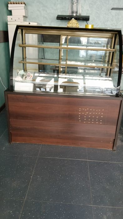 Продам витриный холодильник. В рабочем состоянии подсветка все работае