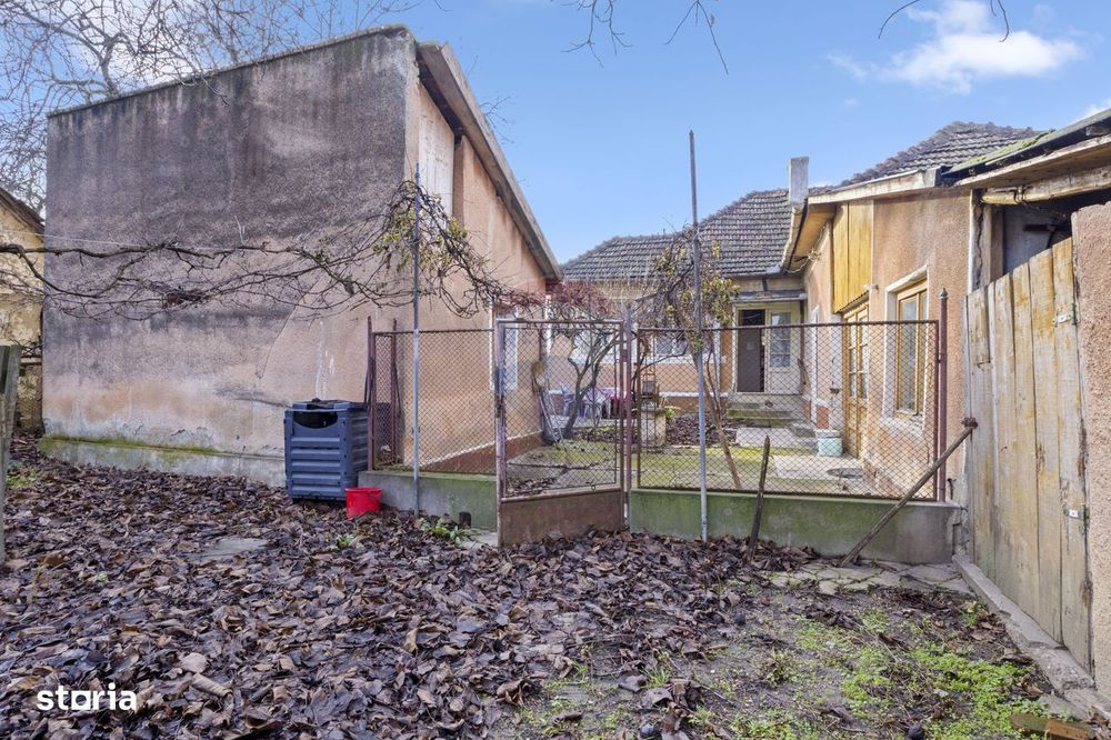 Casă de vanzare, pozitie excelenta, la intrare in Loc. Galsa