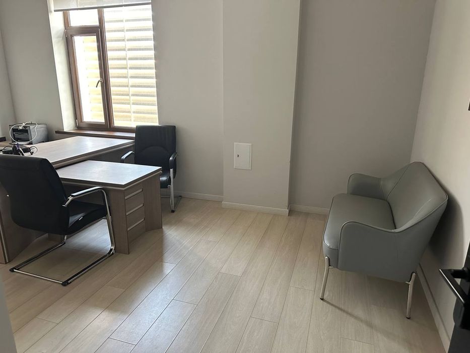 Сдаётся офис в аренду 334 кв с мебелью по 19$