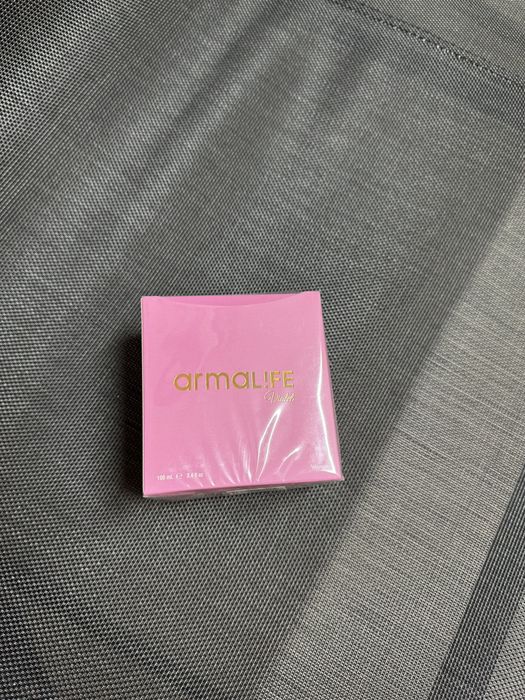 Продавам парфюми