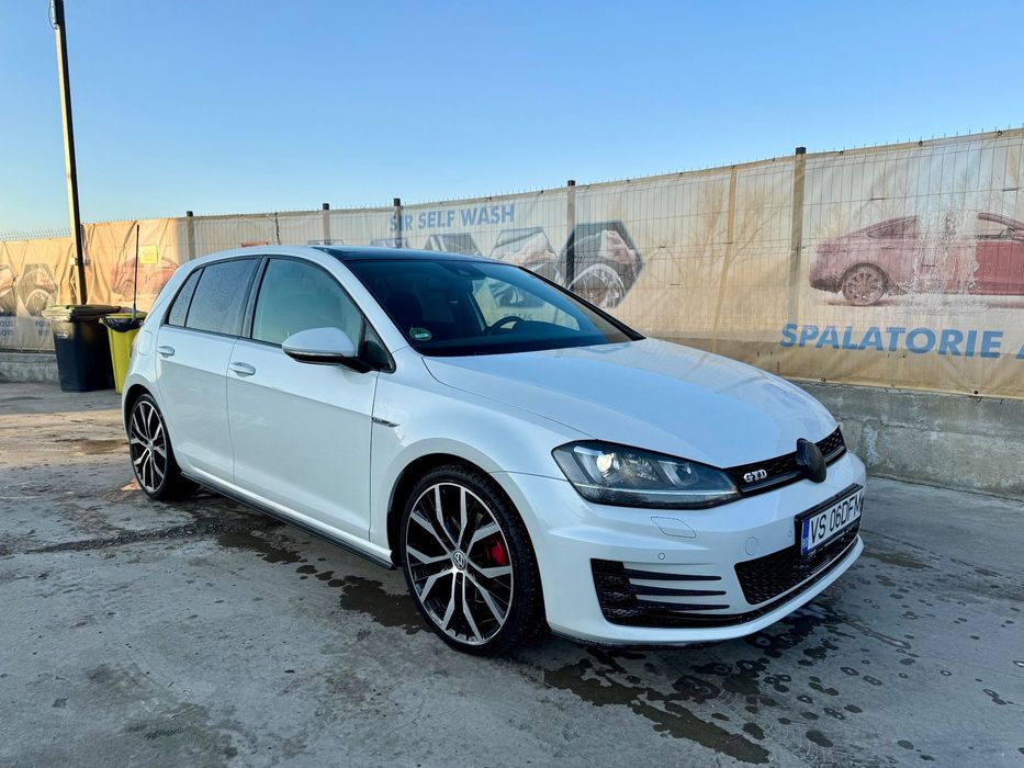 Volkswagen Golf Vând VW GOLF 7 GTD în stare perfectă de funcționare.Masina este full o