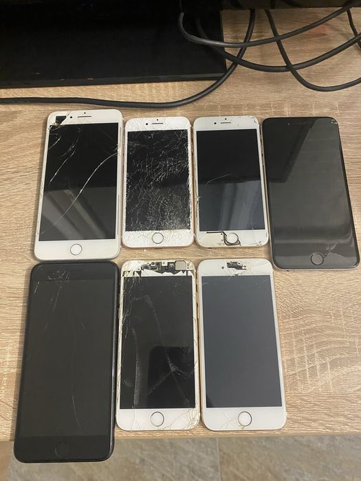 Lot telefoane APPLE  iphone  7 bucati defecte se aprind 7,7plus 8plus xr de piese