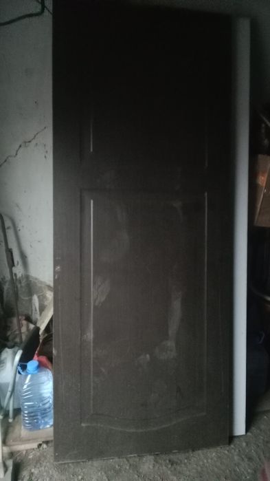 Продаю двери межкомнатные