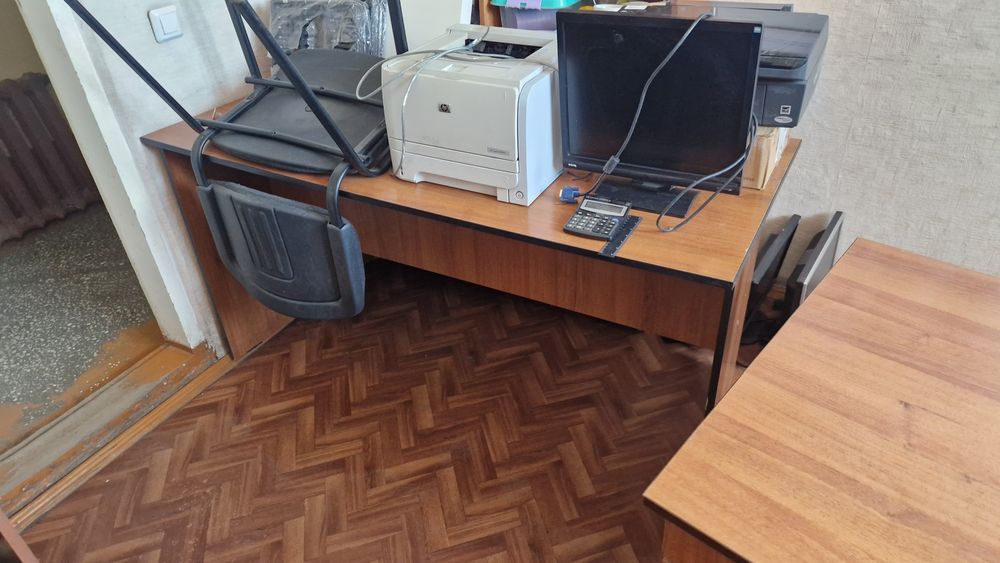 Офисная мебель, столы, шкафы