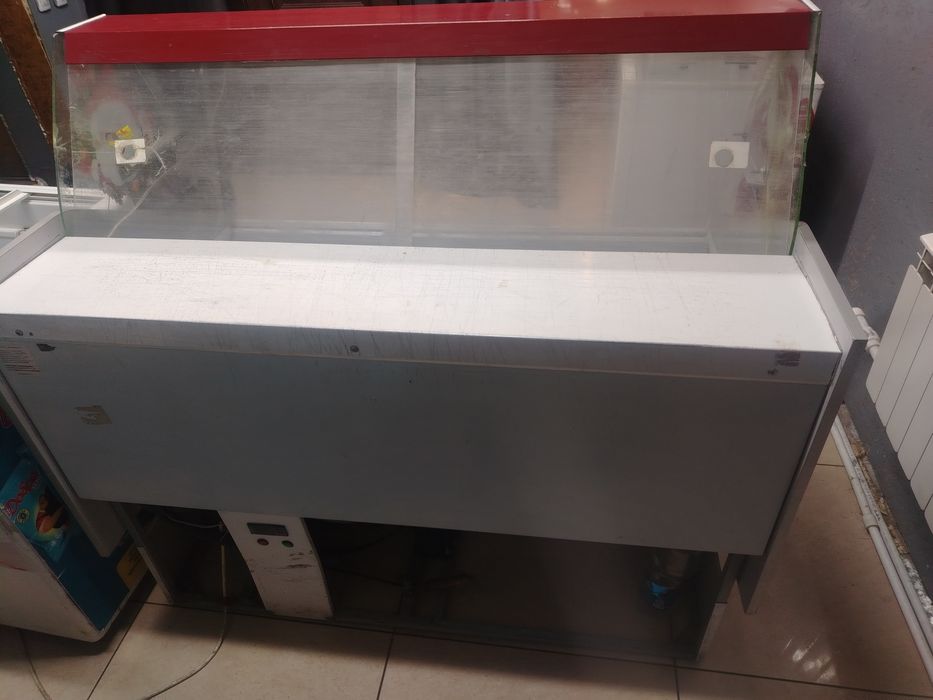 Ветрина холодильник