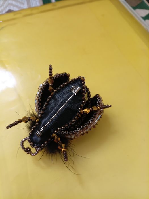 Продается Брошка ПЧЕЛА