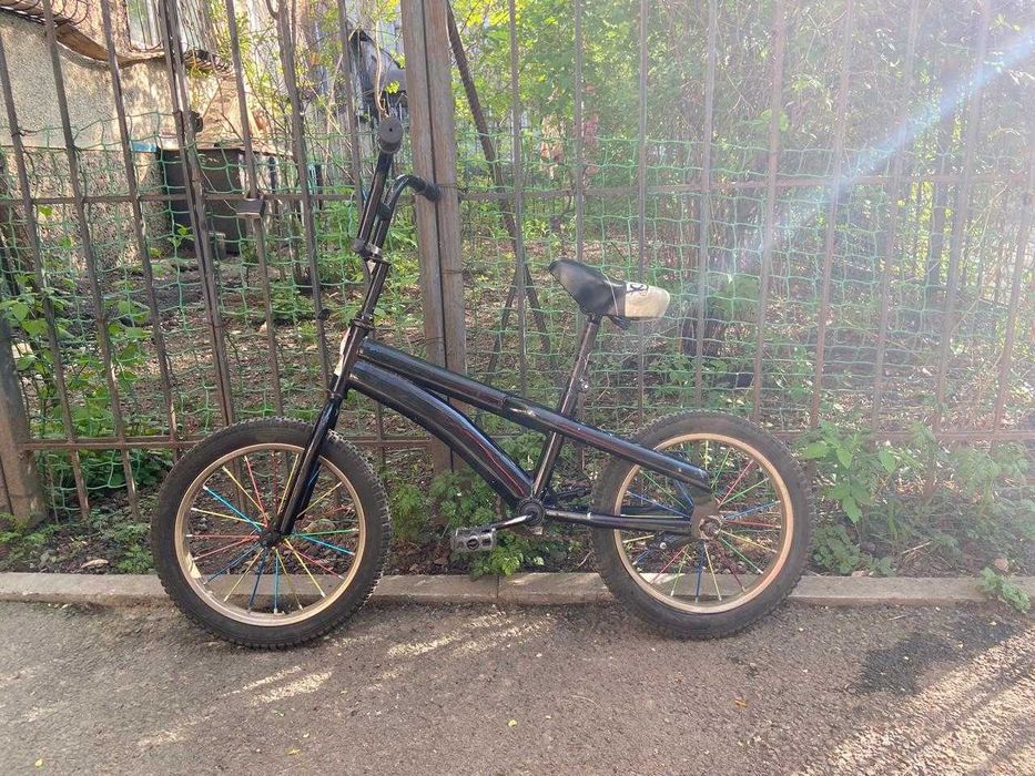 Велосипед детский, для 7-9 лет, рама BMX.