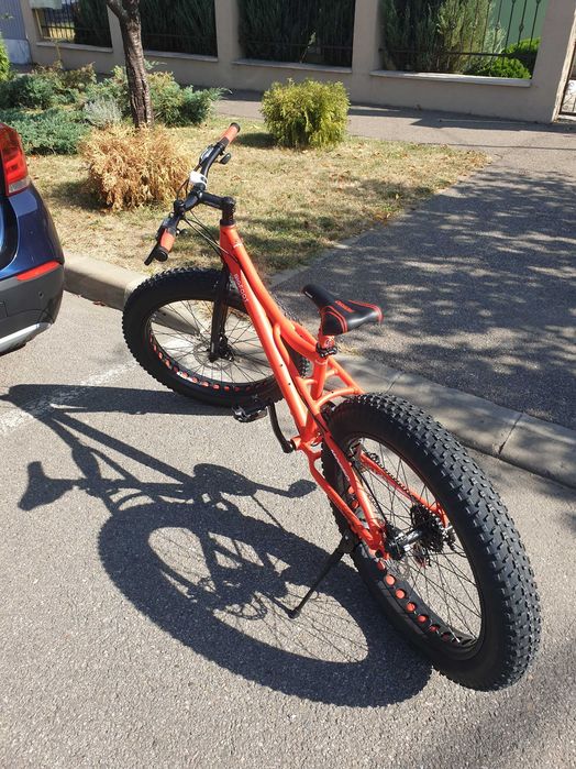 Vand bicicleta fat bike aproape noua