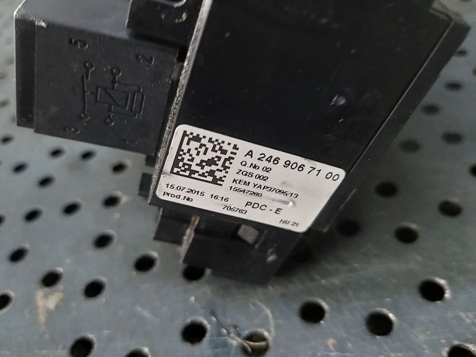 Panou tablou sigurante 1.6 tb mercedes cla x117 a2469067100