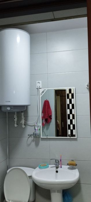 Шодийона МФЙ да жойлашган этаж сотилади