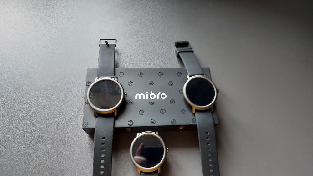 Продаются новые часы  Xiaomi Mibro air.
