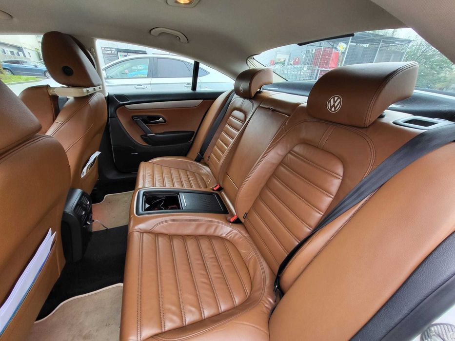 Vand masina personala VW CC