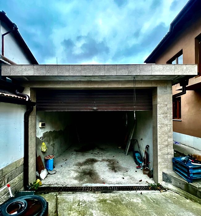 Паркомясто само за Мотори