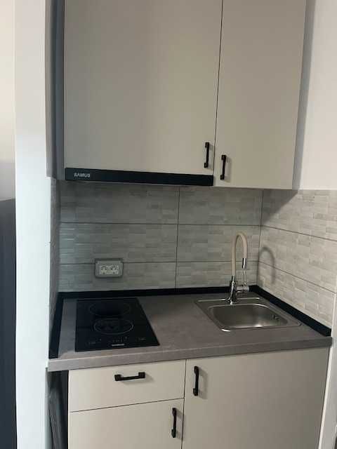 Inchiriez garsoniera zona UMT