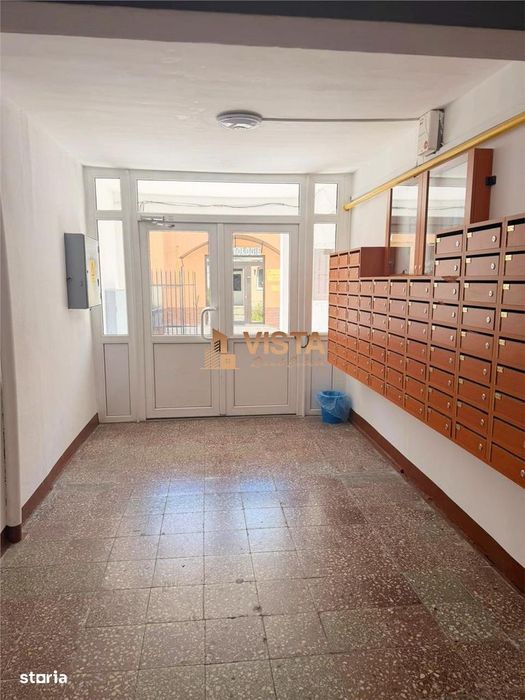 Garsoniera etaj 24 , centrala proprie, Tractorul, Brasov