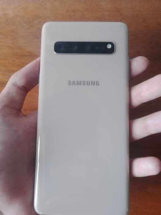 Срочно продаю Самсунг С10 5g