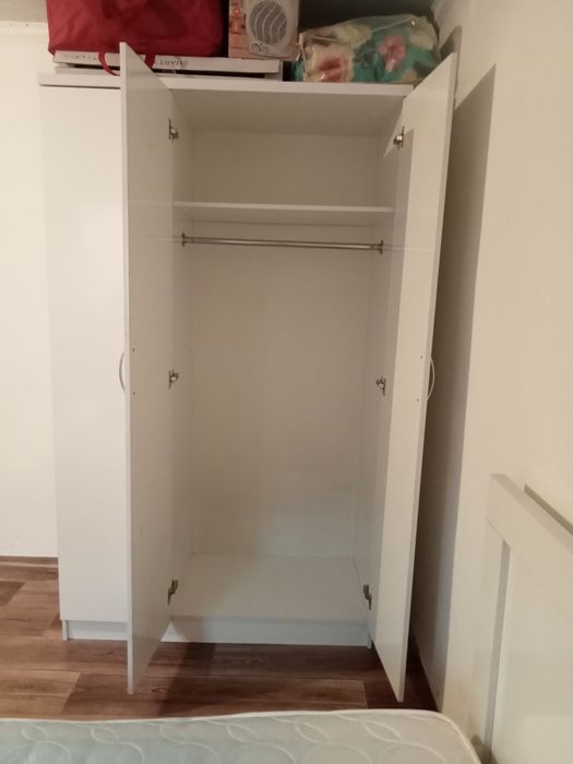 Белый шкаф и кровать продам