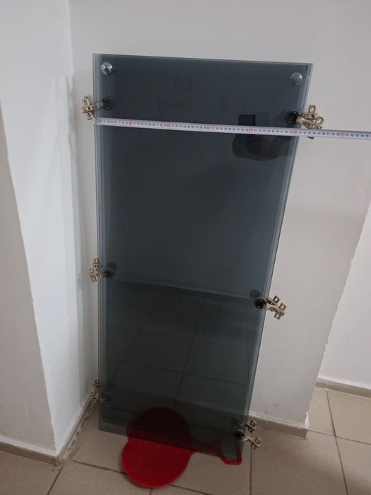 продам стеклянные двери для шкафа