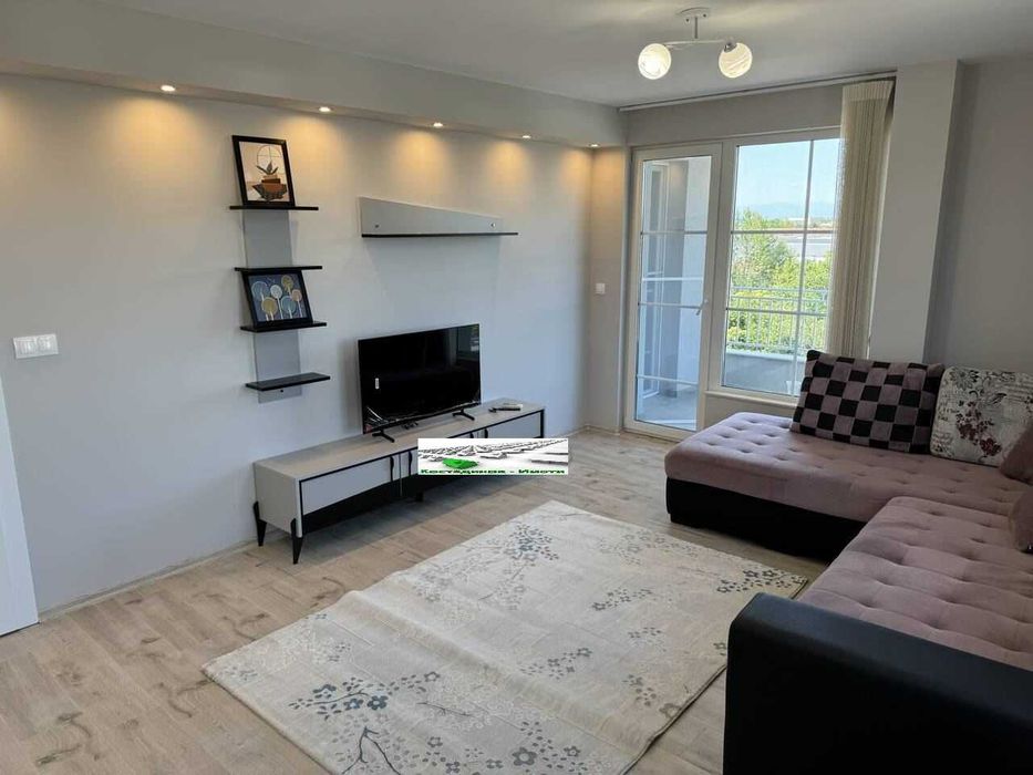 Дава се под наем Двустаен апартамент в Пловдив, Гагарин - 62 кв.м за 408 € - Снимка #1