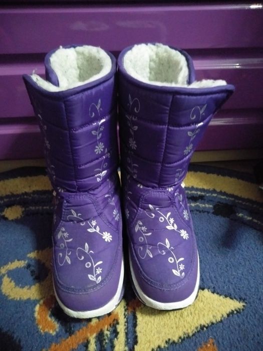 Продам сапоги для девочки